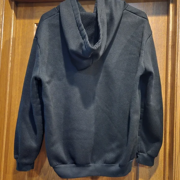 SHEIN Black and White Heart Graphic Sweatshirt - Picture 10 of 12